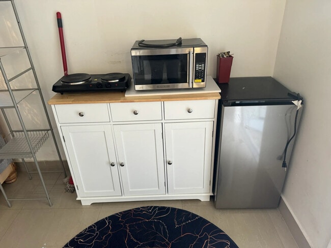 Building Photo - 1621 N 71st Ave