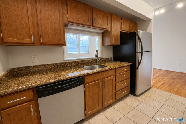 Building Photo - 114 Huckleberry Hill Rd