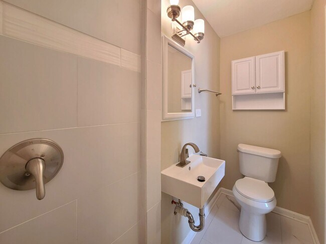 Building Photo - Cutest Bungalow in the Heart of Hapeville 3 bed/2 bath