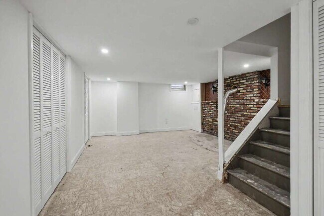 Building Photo - 2106 N Camac St
