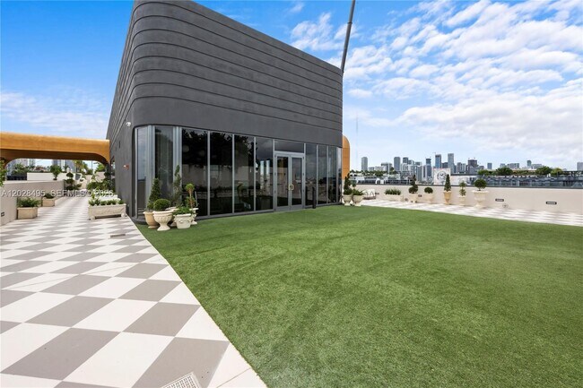 Building Photo - 2700 NW 2nd Ave