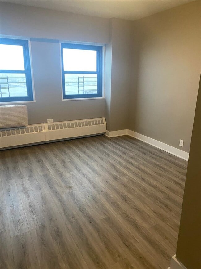 Building Photo - 5601 Boulevard E