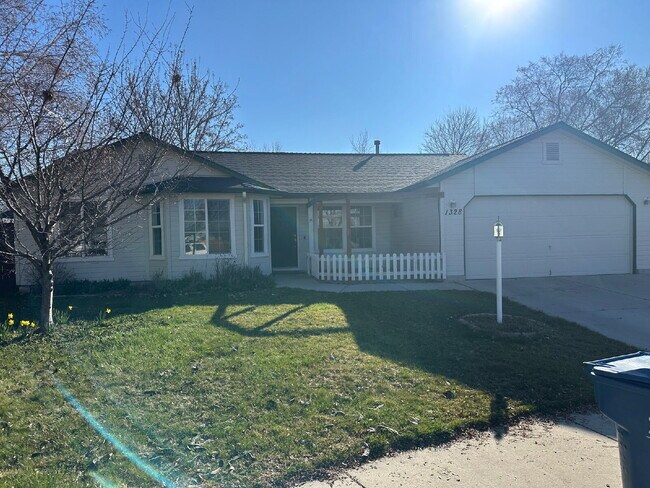 Building Photo - 1328 Goldenrod Pl