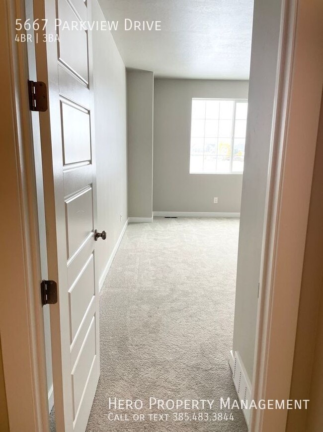 Building Photo - 5667 Parkview Dr