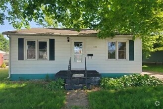 Building Photo - Charming 2-bedroom, 1-bathroom in the peac...