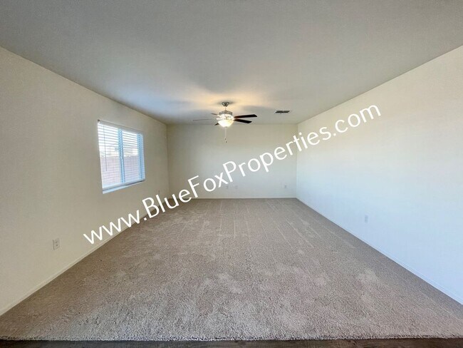 Building Photo - 12854 N Peony Dr