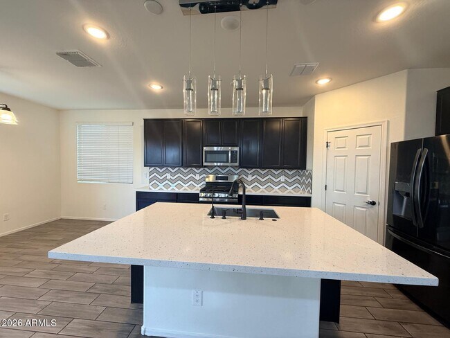 Building Photo - 6901 N 88th Dr