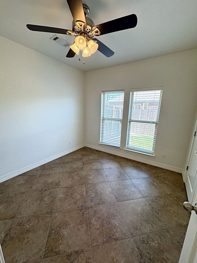 Building Photo - 815 Amber Kay Ln