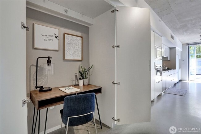 Building Photo - Unique 1 bed/1bath, 200 sqft patio, 2 parking spaces, high end finishes.