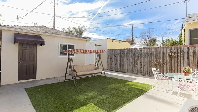 Building Photo - 1310 W Verdugo Ave