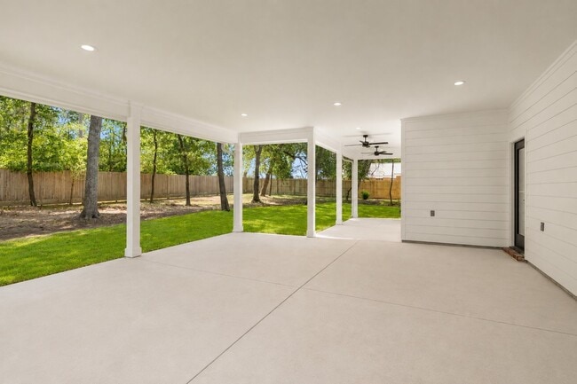 Building Photo - 5161 Lazy Ln