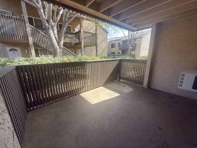 Building Photo - 8545 Villa La Jolla Dr