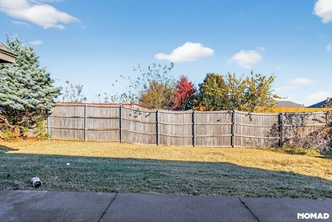 Building Photo - 941 NE 30th St