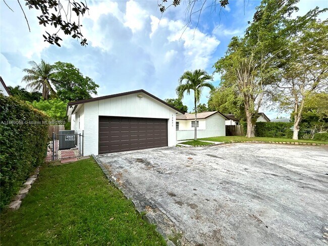 Building Photo - 13971 SW 112th St
