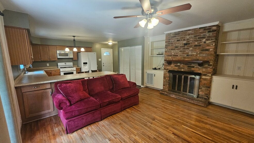 Building Photo - 1446 Audubon Dr SE