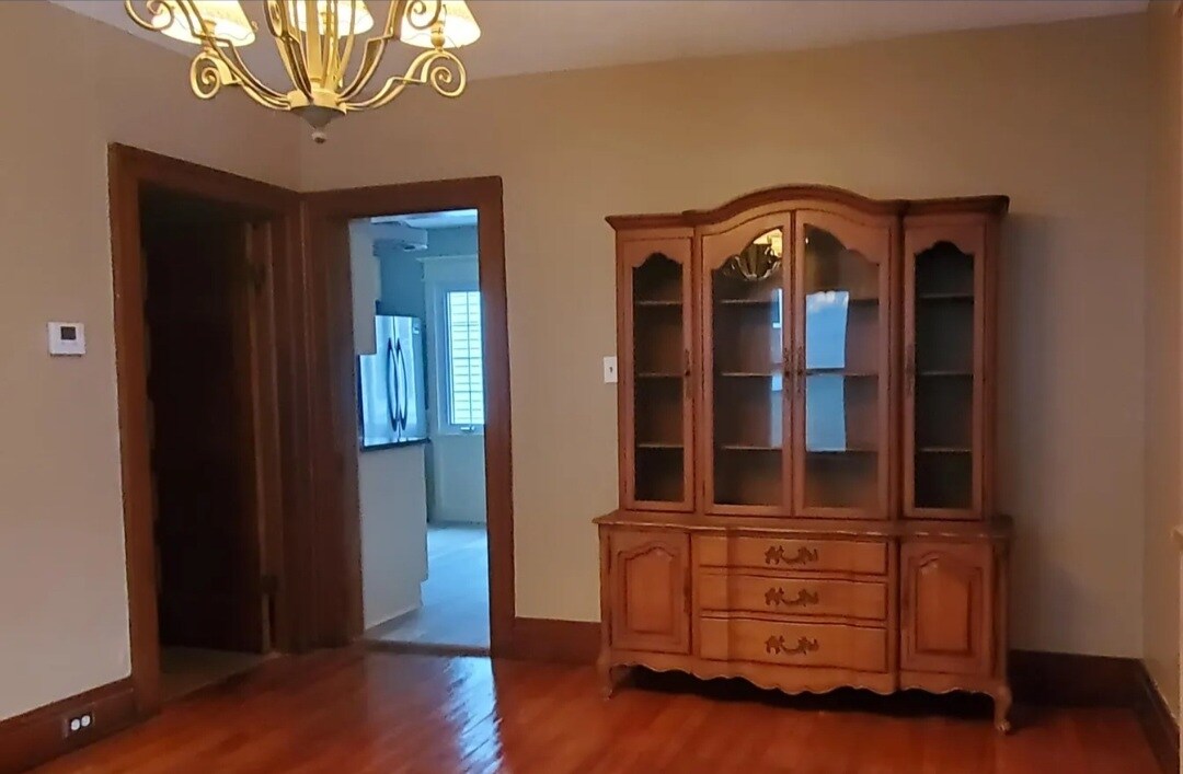 Building Photo - 425 Bird Ave