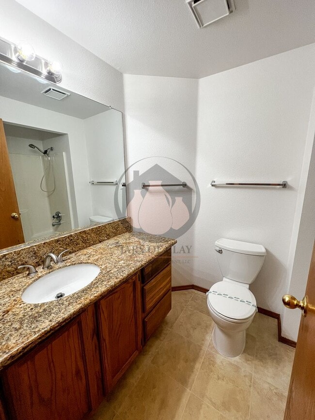 Building Photo - Single Level Home in Canby - Available Now