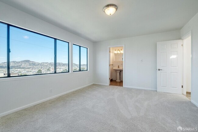 Building Photo - 97 Canyon Dr