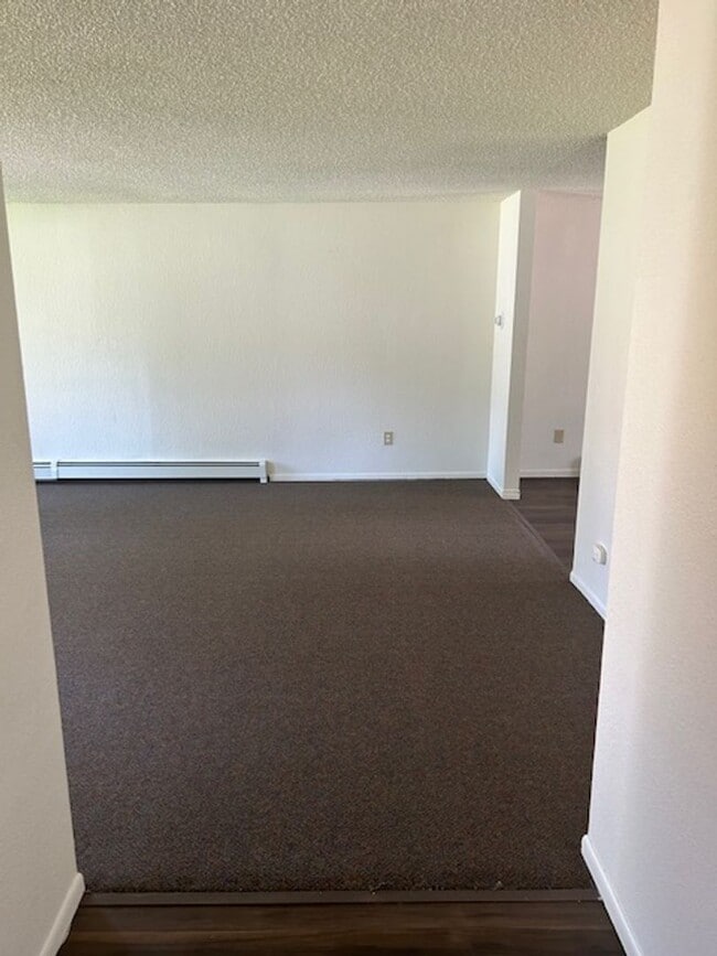Building Photo - 2262 square foot 4/2.5/2 home