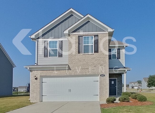 Building Photo - 2027 Discovery Dr