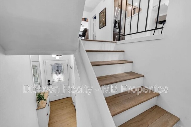 Building Photo - 908 Harold Dr