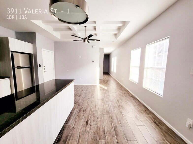 Building Photo - 3911 Valeria St