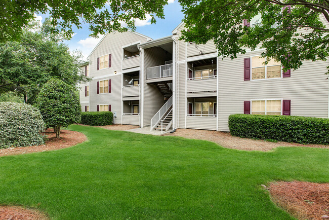 Apartment Exterior - Foxridge Apartments