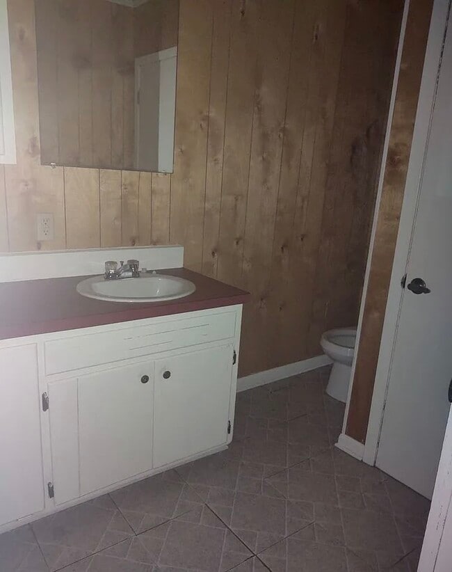 Building Photo - 131 Castille St