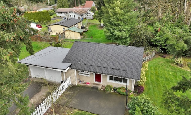 Building Photo - Fully renovated 2-BR Home – Space for Everything!