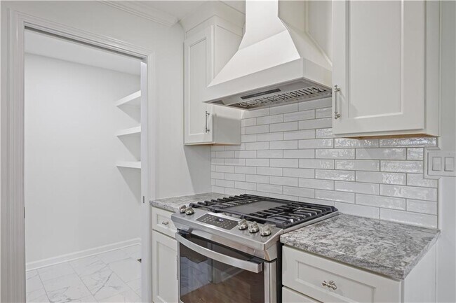 Building Photo - 1967 Sumter St NW