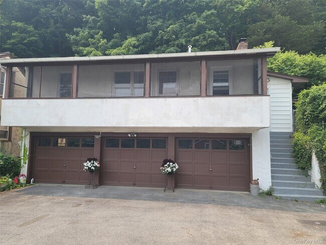 Building Photo - 26 Mearns Ave