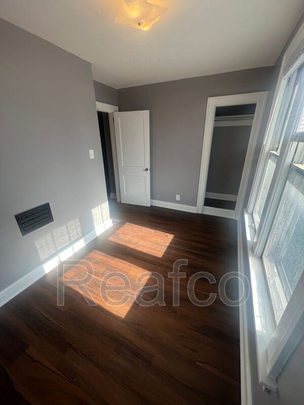 Building Photo - 287 N Burgess Ave