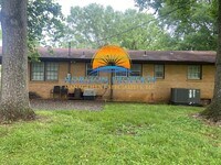 Building Photo - 3911 Shamrock Dr NW