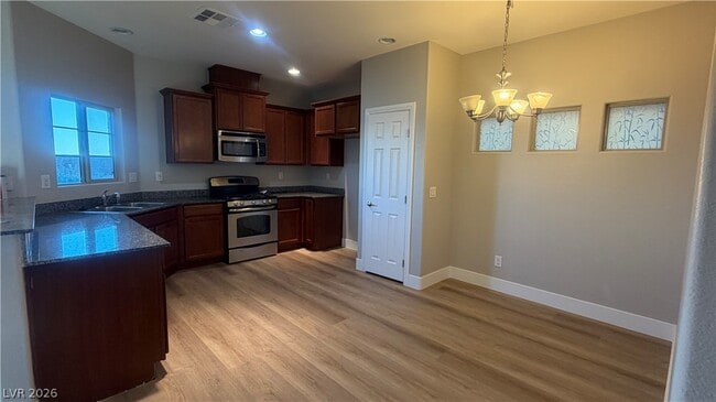 Building Photo - 9453 Alma Ridge Ave