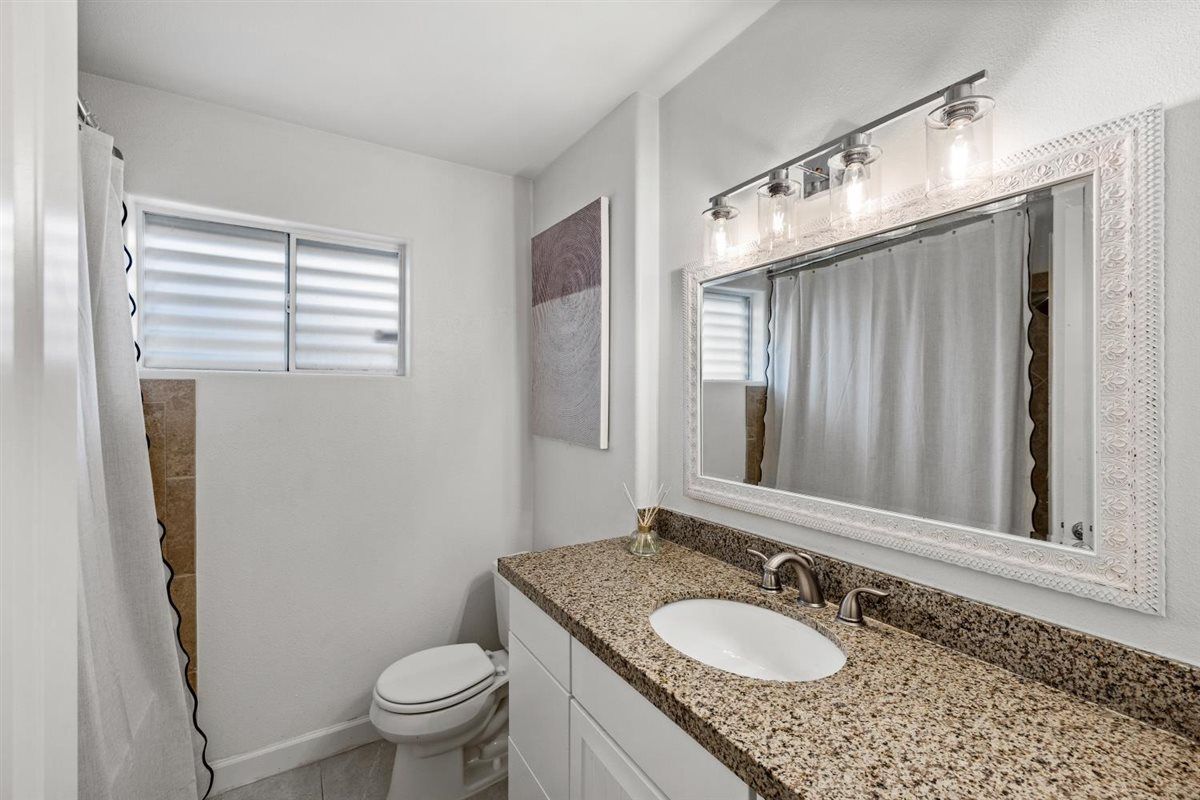 Building Photo - 2512 Azalea Ct