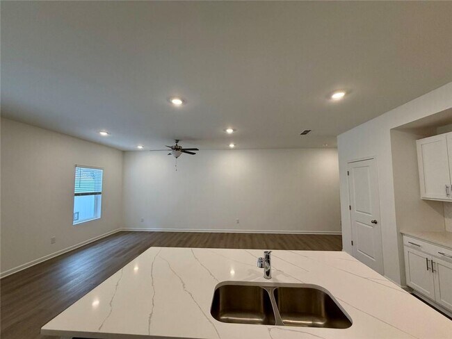 Building Photo - 5333 Frontier Ct