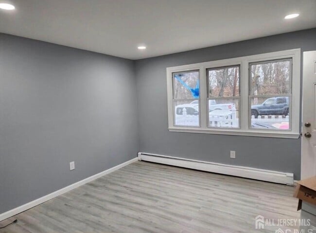 Building Photo - 723 Parker St