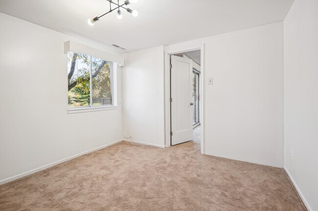 Building Photo - 19423 Brassie Pl