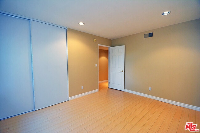 Building Photo - 10051 Valley Circle Blvd