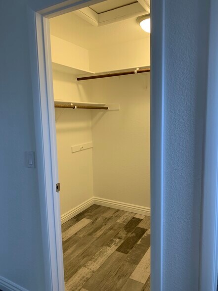 Building Photo - 3576 Stanford Dr