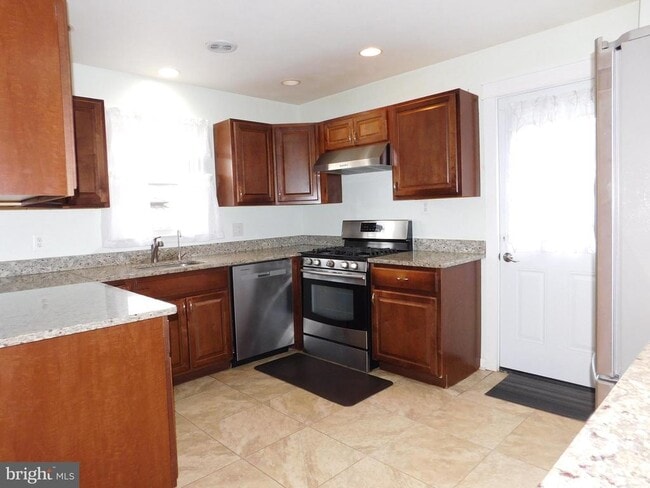 Building Photo - 8428 Aubrey Dr