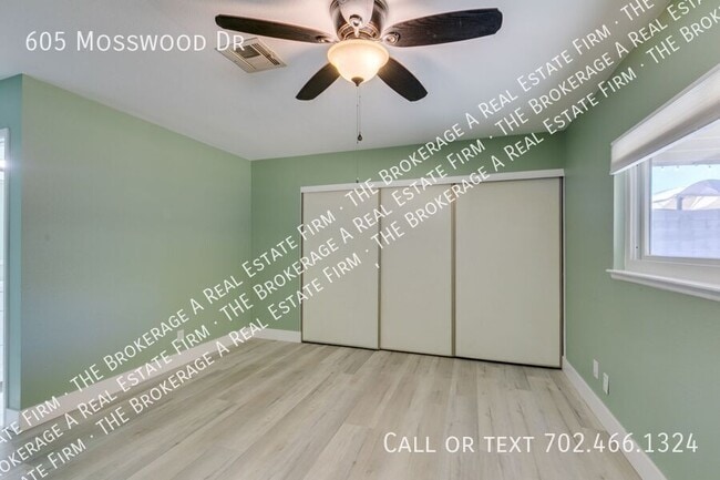 Building Photo - 605 Mosswood Dr