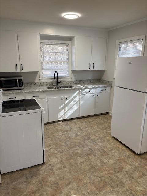 Building Photo - 11 Parker Dr