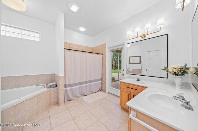 Building Photo - 3828 S Tropical Trail