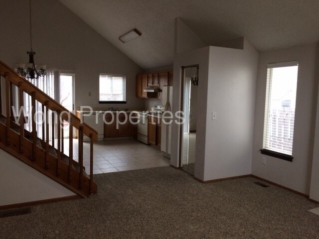 Building Photo - 5622 S Yank Court