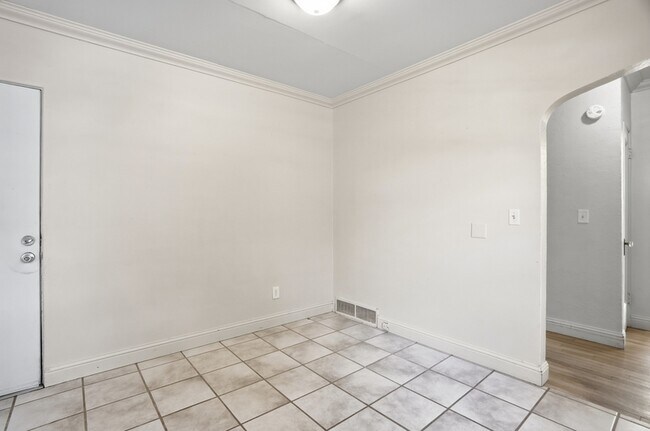 Building Photo - 1503 South Southeast Boulevard