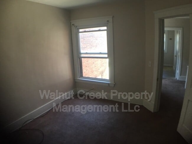 Building Photo - 2105 E 31st St