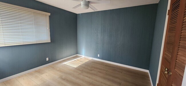 Building Photo - 3 Bedroom 1 Bathroom Charmer in Hollywood ...