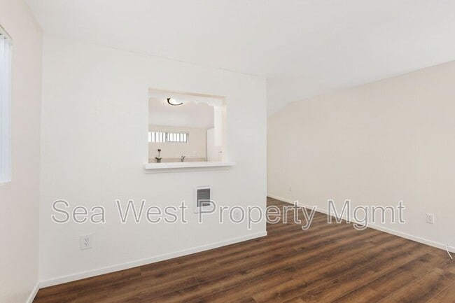 Building Photo - 2409 Newcastle