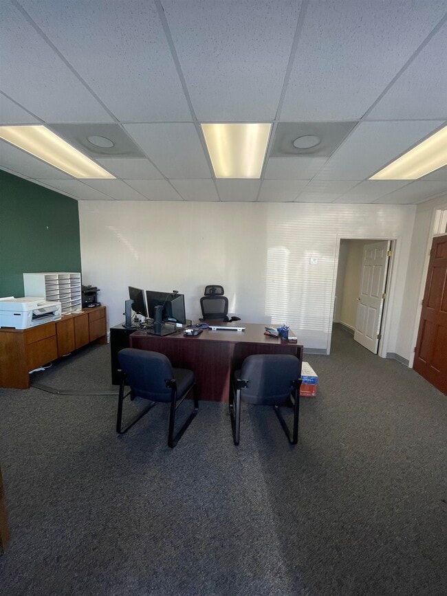 Building Photo - 105 W Main St